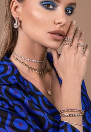 Claudia_S_GorgeousGroup1