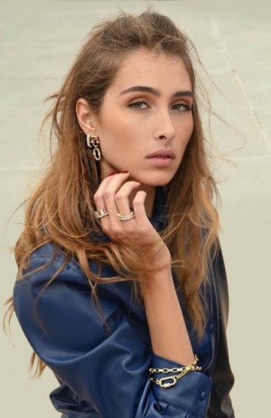 Gisela_GorgeousGroup01