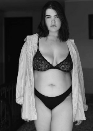 MartinaV_GorgeousGroup3