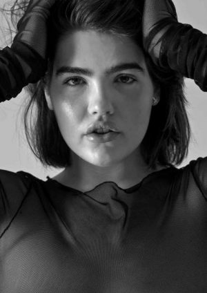 MartinaV_GorgeousGroup8