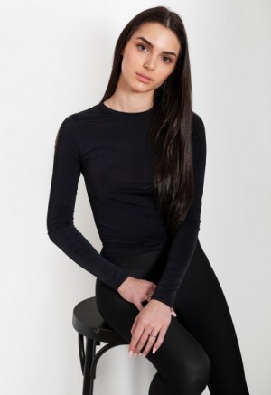 Martina_GorgeousGroup3