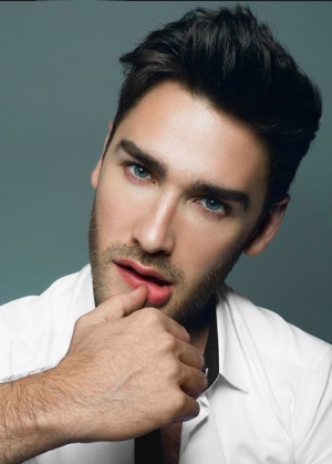 Romain_GorgeousGroup12